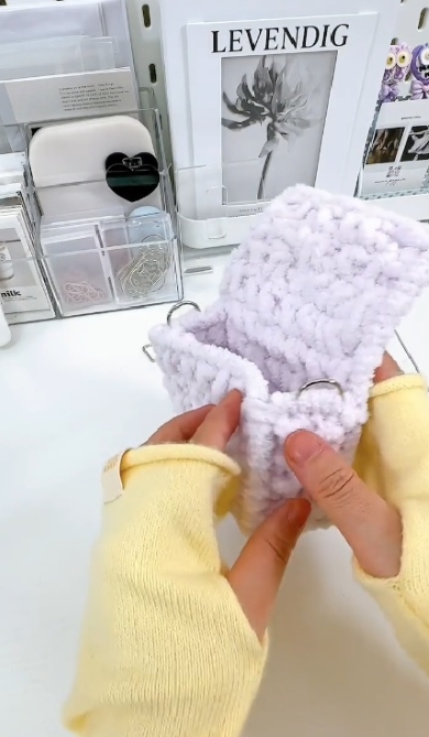 毛糸のバッグの作成途中