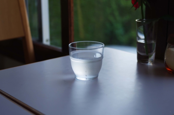 喫茶店の水