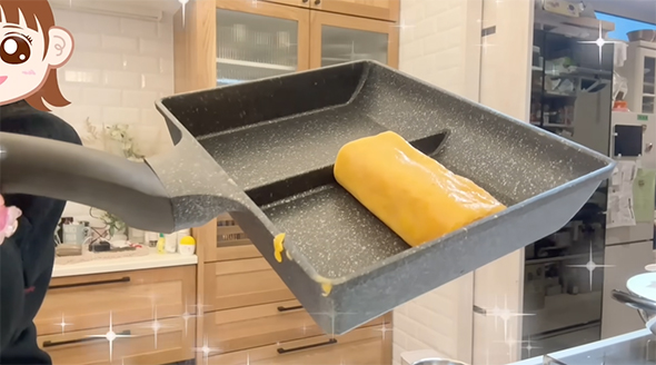 料理をする辻希美と娘の希空