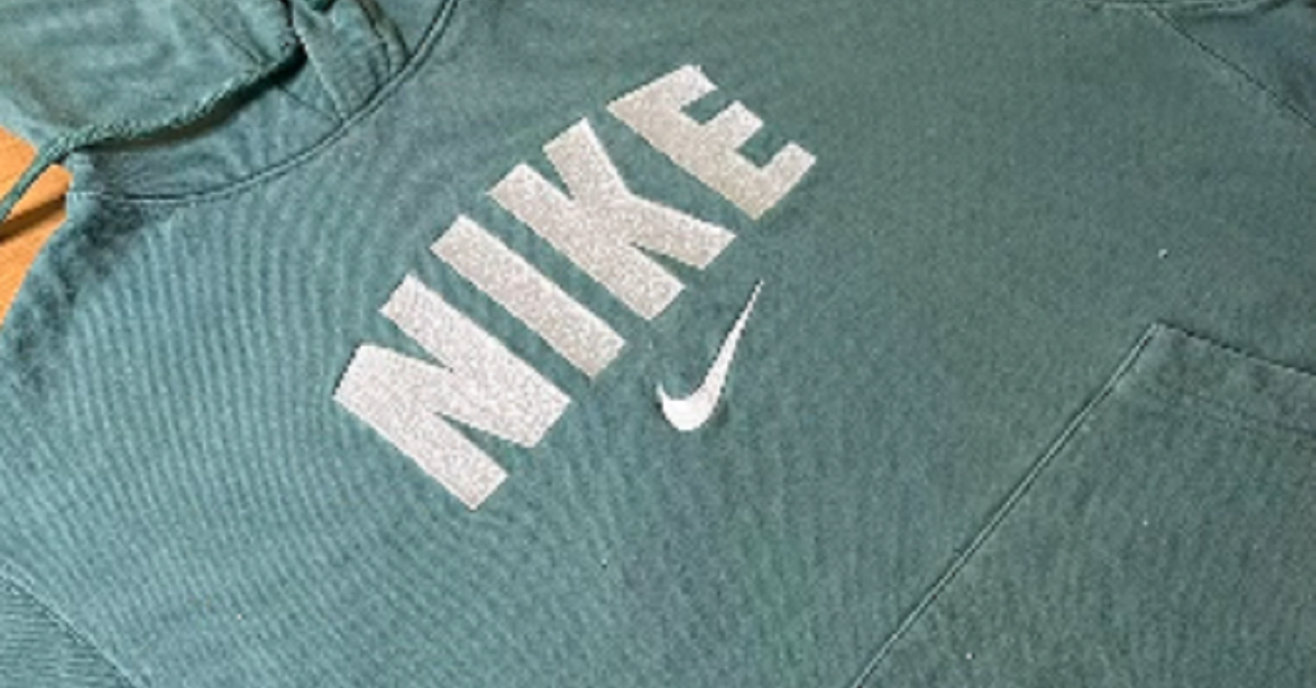 着古したNIKEパーカーを目からウロコのアイデアでリメイクしたら