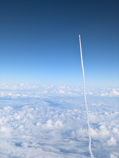 飛行機から撮影した「H3ロケット4号機」の打ち上げ