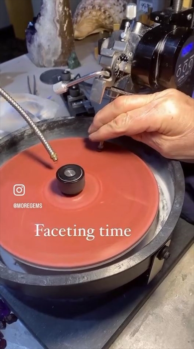 ちっぽけな石を磨いたら……キラッキラのジルコンに！