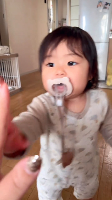 1歳 娘 おむつ 持ってきて お願い 持ってきてくれた 反応 賢い 赤ちゃん