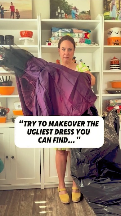 古いデザインがつまったような紫のドレス