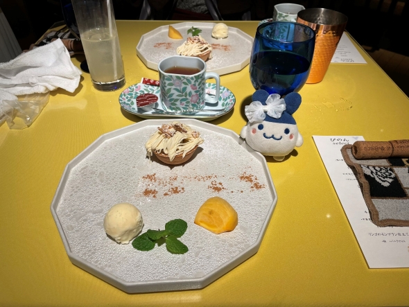 ぬいぐるみとご飯