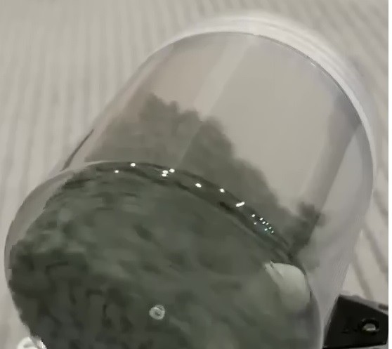 プラレールを動力源にした「バレル研磨機」