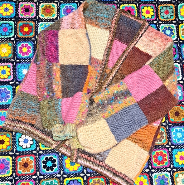 パッチワークのカーディガン