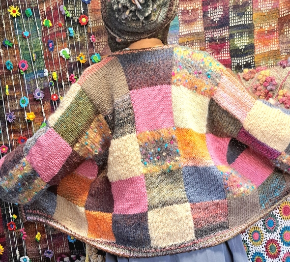 パッチワークのカーディガン