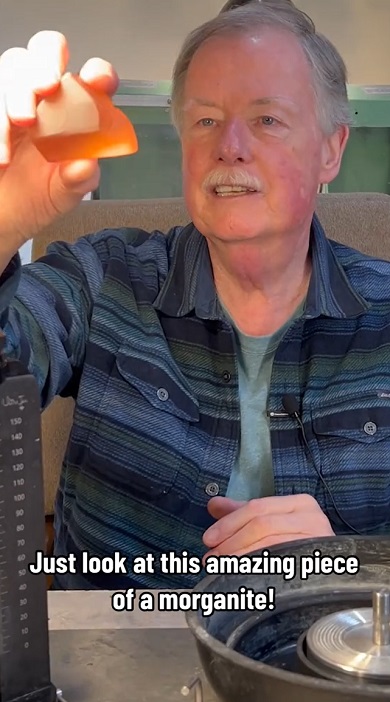 ピカピカモルガナイト01