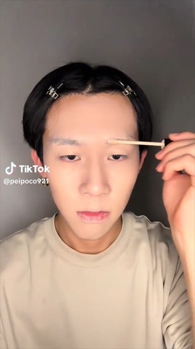 「こびとづかん」の再現メイク