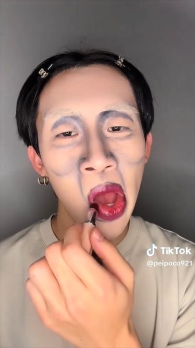 「こびとづかん」の再現メイク