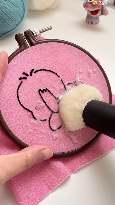 パンチニードルでポチャッコ