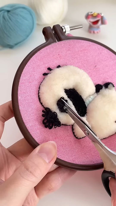 パンチニードルでポチャッコ