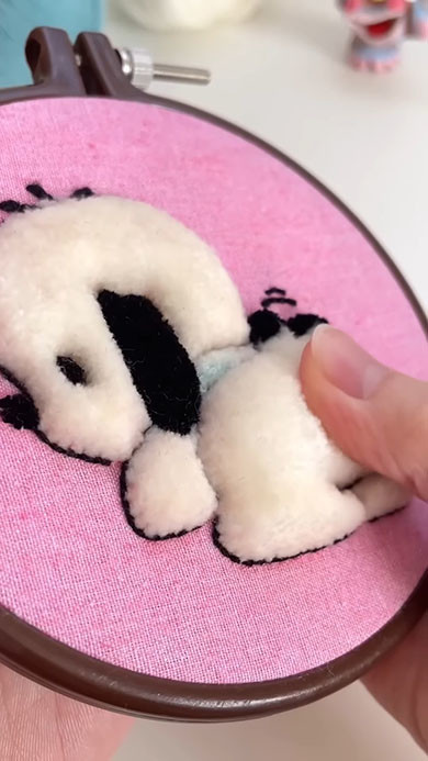 パンチニードルでポチャッコ