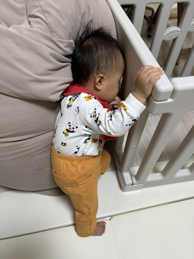 立ったまま寝る娘