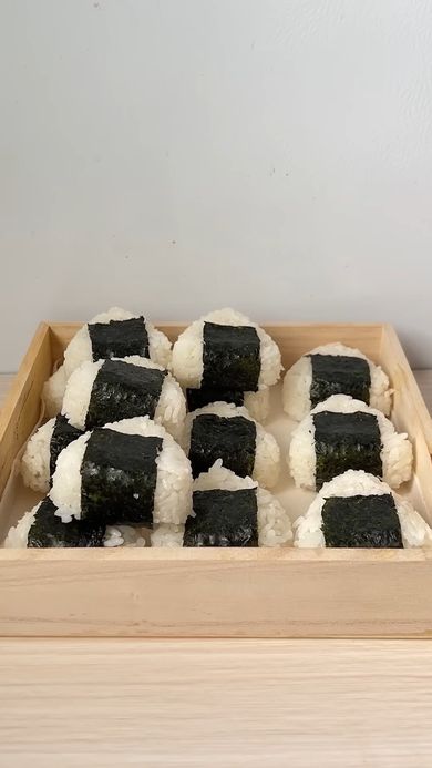 「おべんとうばこのうた」ネタ再現でおにぎりをやたら詰め込む