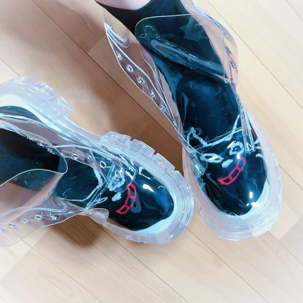 透明色のブーツ