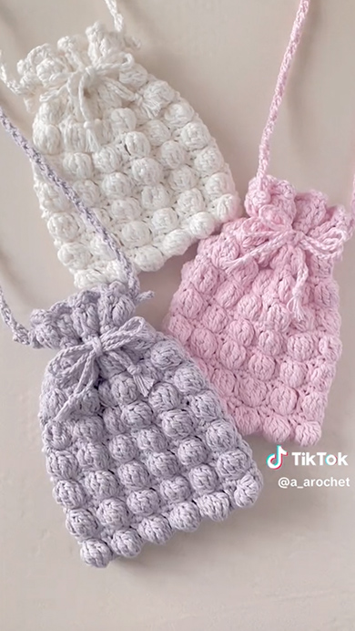 キラキラポコポコポシェットの制作風景