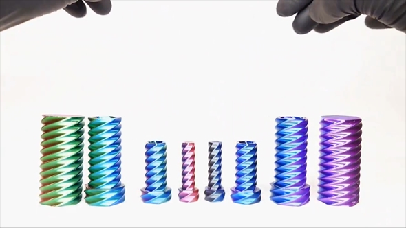 マトリョーシカみたいなネジのおもちゃ「ネジリョーシカ」