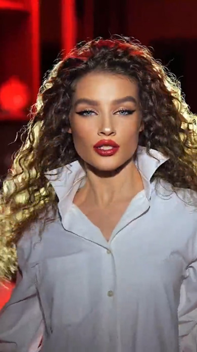 Valeria Voronina すっぴん メイク 別人 変身 化粧