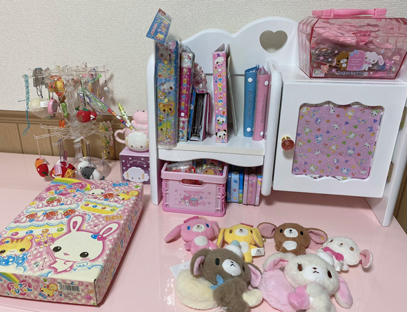 23歳 念願 学習机 手に入れた 憧れ 女性