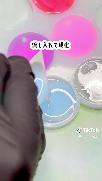 レジンを使った推し活グッズの作り方