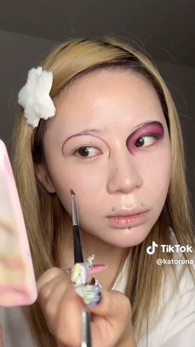 進撃の巨人風メイク