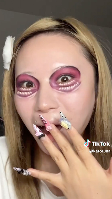 進撃の巨人風メイク