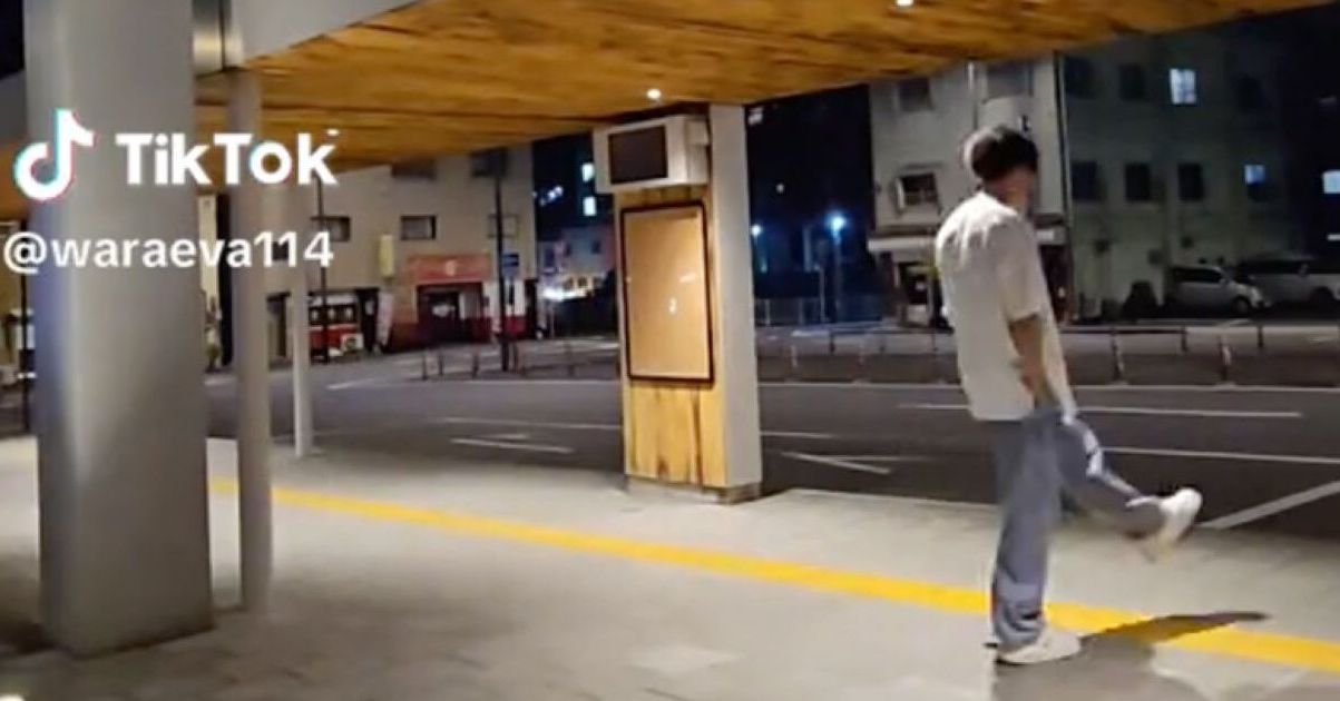 日本とフランス、9000キロ以上離れた“遠距離恋愛中のカップル”　再会の瞬間が390万再生「ドラマみたい」「涙出てきた」（1/3） | ライフスタイル ねとらぼ