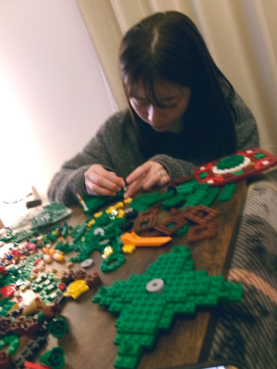 深夜のレゴ製作