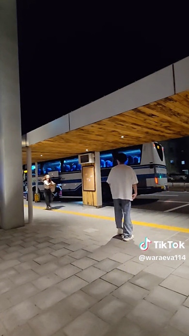 久々に再会した遠距離国際カップル