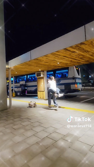 久々に再会した遠距離国際カップル