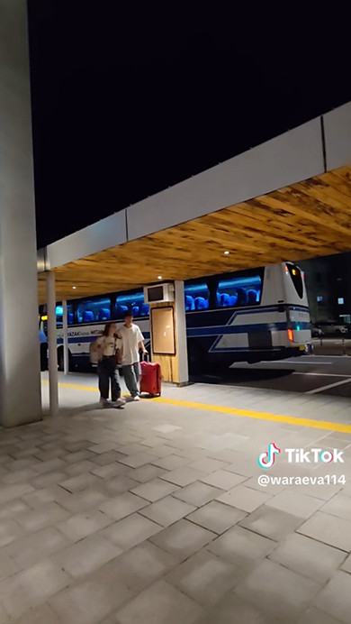 久々に再会した遠距離国際カップル