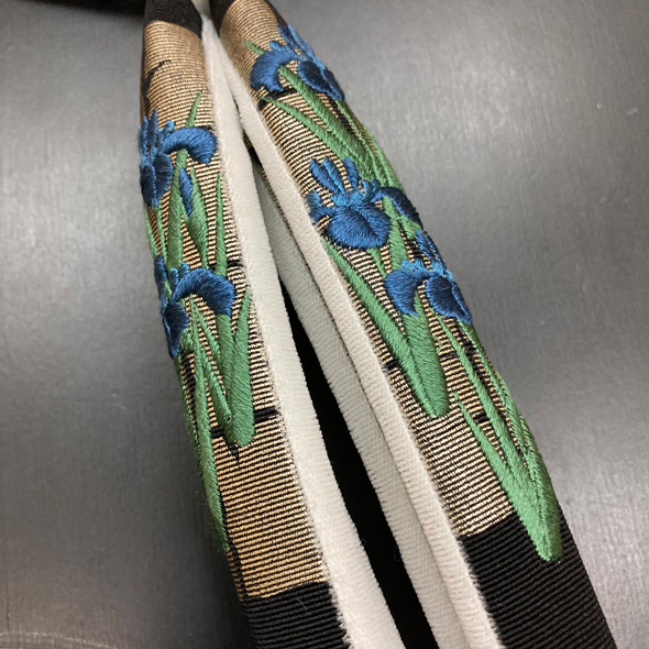 2センチ 幅 鼻緒 絵画 表現 刺しゅう 技術 和装小物屋 執念 北斎 風神雷神