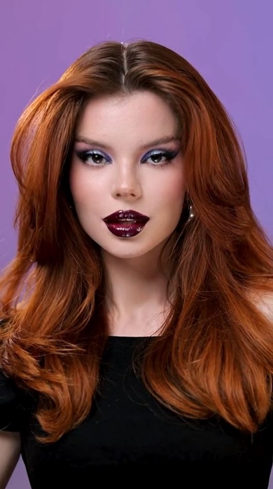 すっぴんから黒メイクで大変身　800万再生