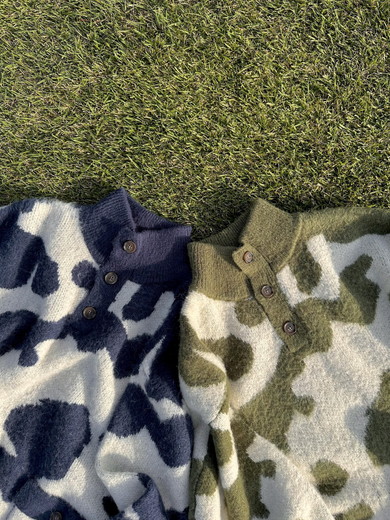 牛の模様柄ニット