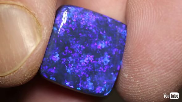 ブラックオパール宝石