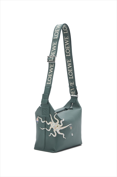 ロエベのホリデーコレクションでタコの時代