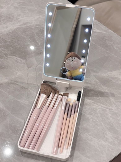 キャンドゥのミラー付きメイクケースが優秀すぎる