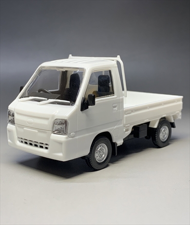 軽トラのプラモデルを魔改造した“軽トラザウルス”