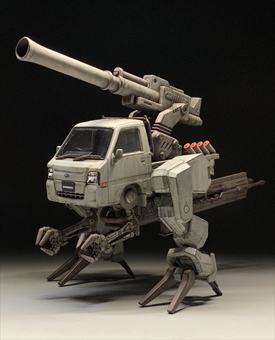 軽トラのプラモデルを魔改造した“軽トラザウルス”