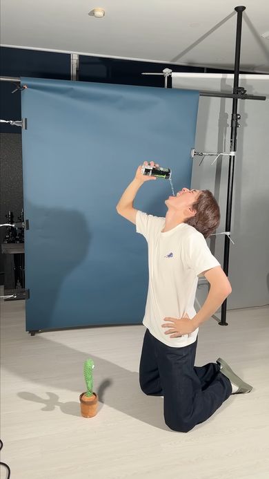 モンスターエナジーのCM風動画を作るため飲むシーンを撮影