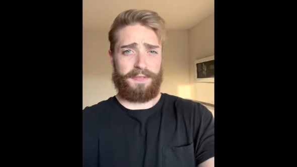 100日目の髭の様子