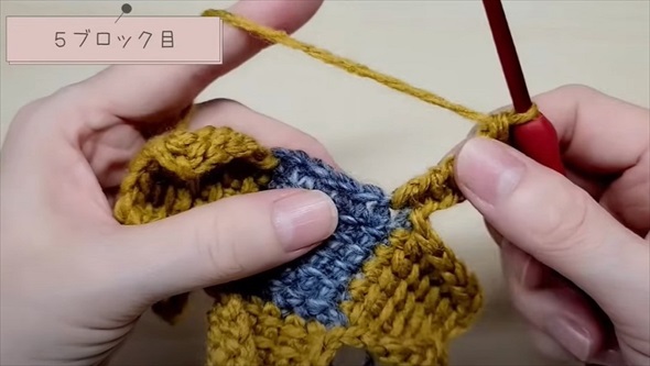 中心からポコポコ編んでいくブランケット