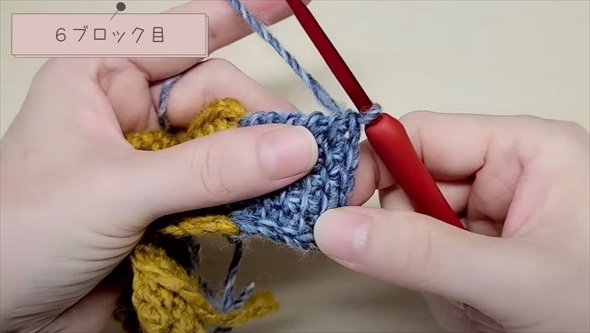 中心からポコポコ編んでいくブランケット