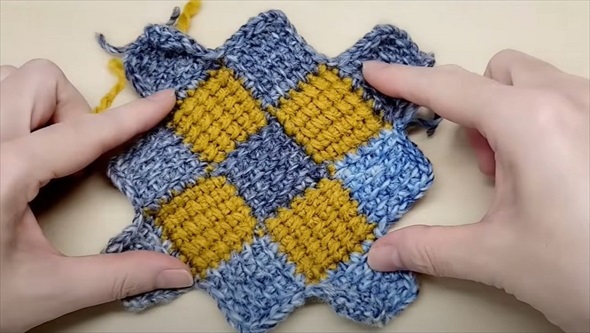 中心からポコポコ編んでいくブランケット