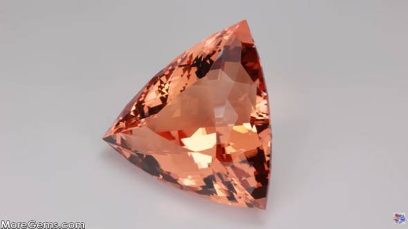 モルガナイトを磨く