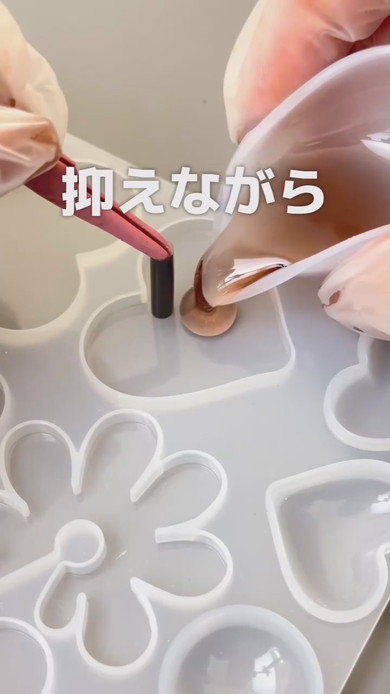 ストローを使ったレジンアクセサリーの穴開け解説