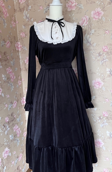 Availで3300円で購入したロリィタ服がかわいい