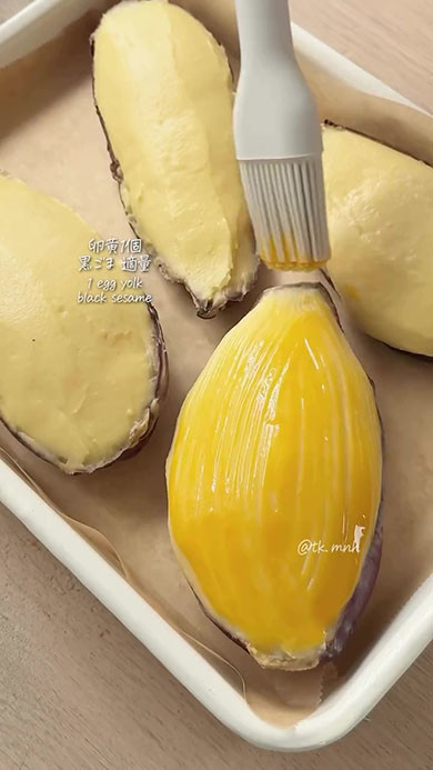 卵黄を塗る画像